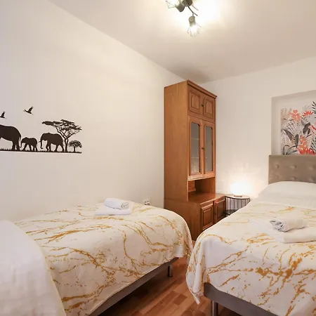 Viva - 2 Bedroom In Centar Lägenhet *