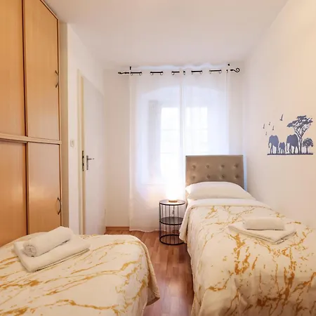 Viva - 2 Bedroom In Centar Apartmán *