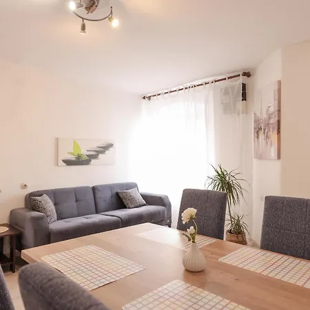 Viva - 2 Bedroom In Centar * Ζαντάρ