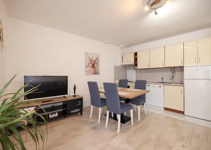 Viva - 2 Bedroom In Centar * 扎达尔